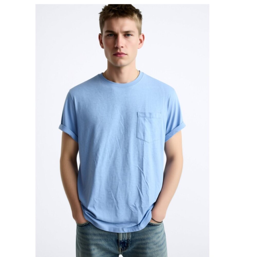 J Crew Men’s Tee Shirt, light blue, slim wash Size L (G9)